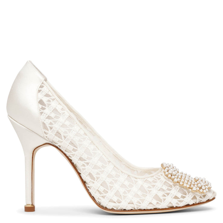 Manolo Blahnik | Hangisi 105 white lace pumps | Savannahs