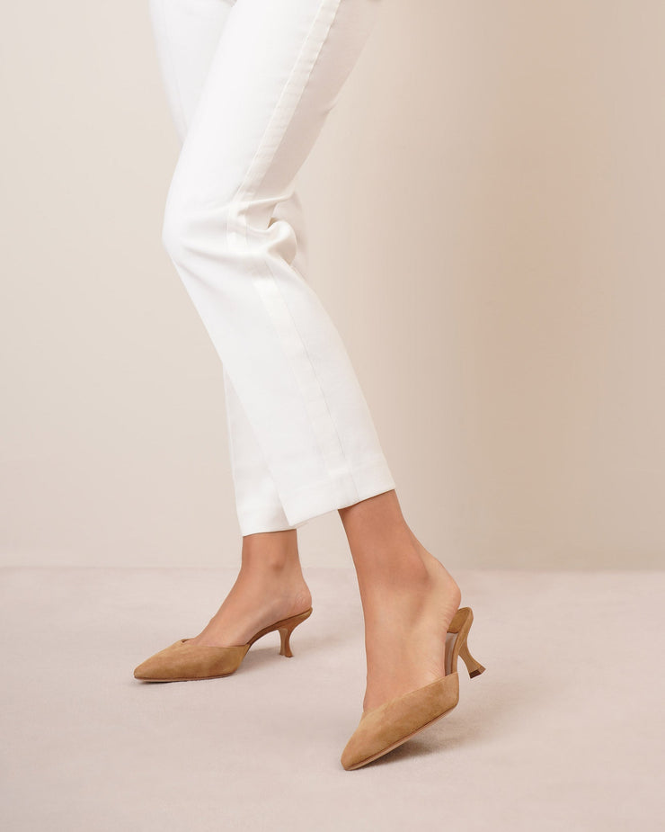 Carolynemu 50 tan suede mules