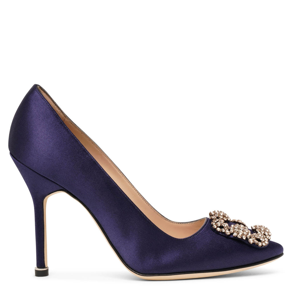 Manolo Blahnik | Hangisi 105 navy satin pumps | Savannahs