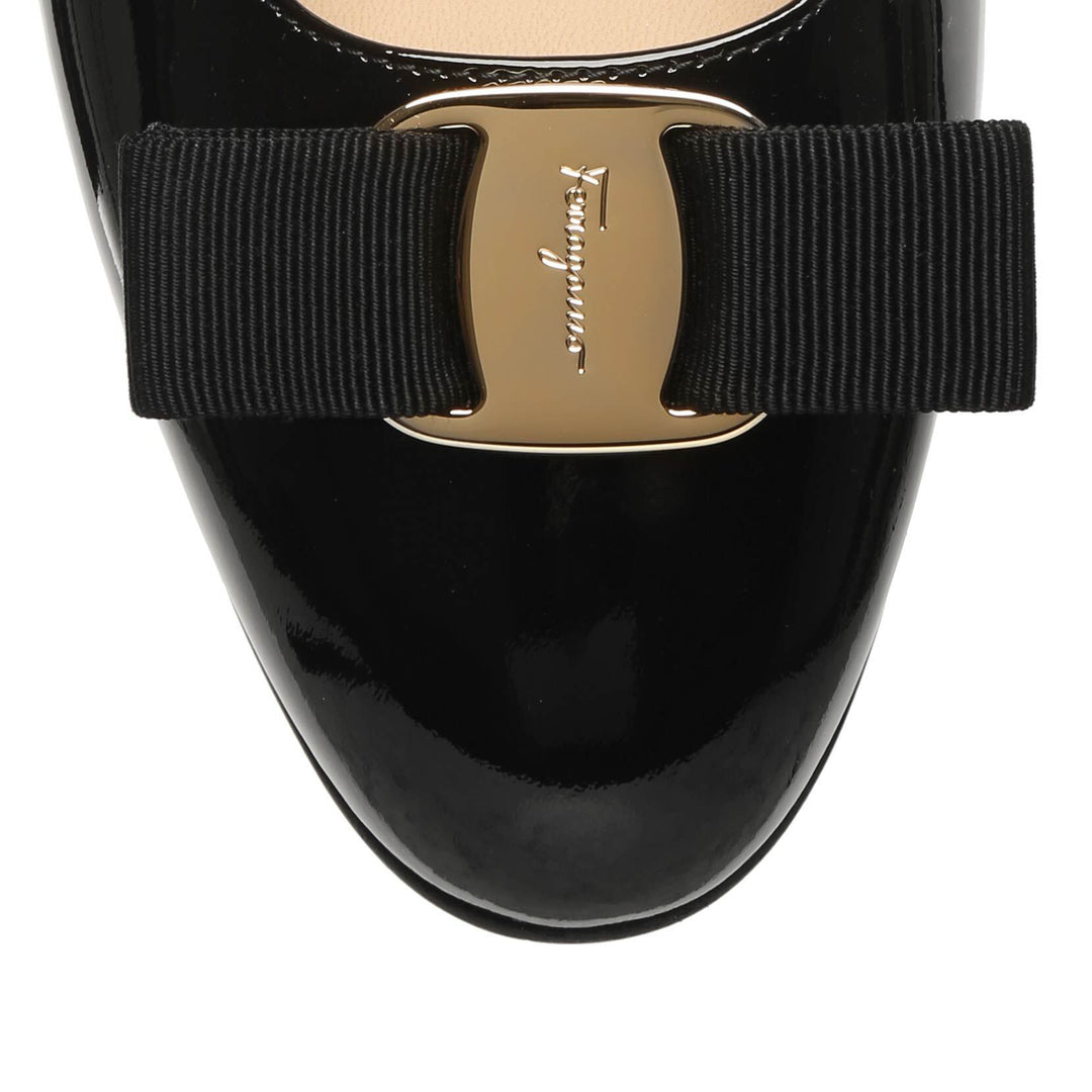 Salvatore Ferragamo Vara 黒 7 1/2 Vara pump - Women | Ferragamo
