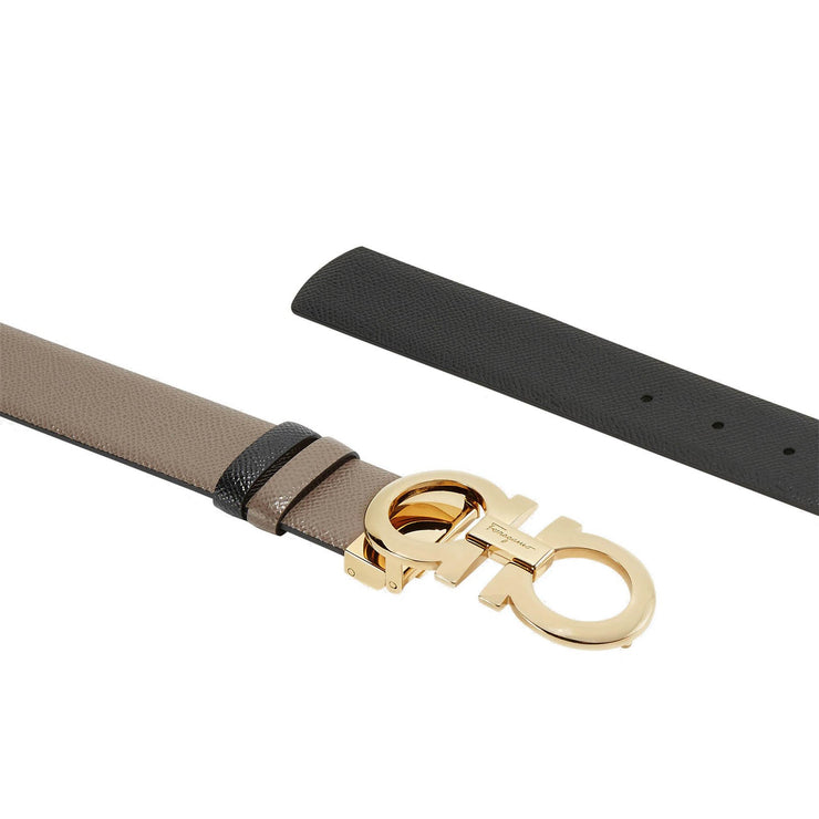 Reversable and adjustable gancini belt