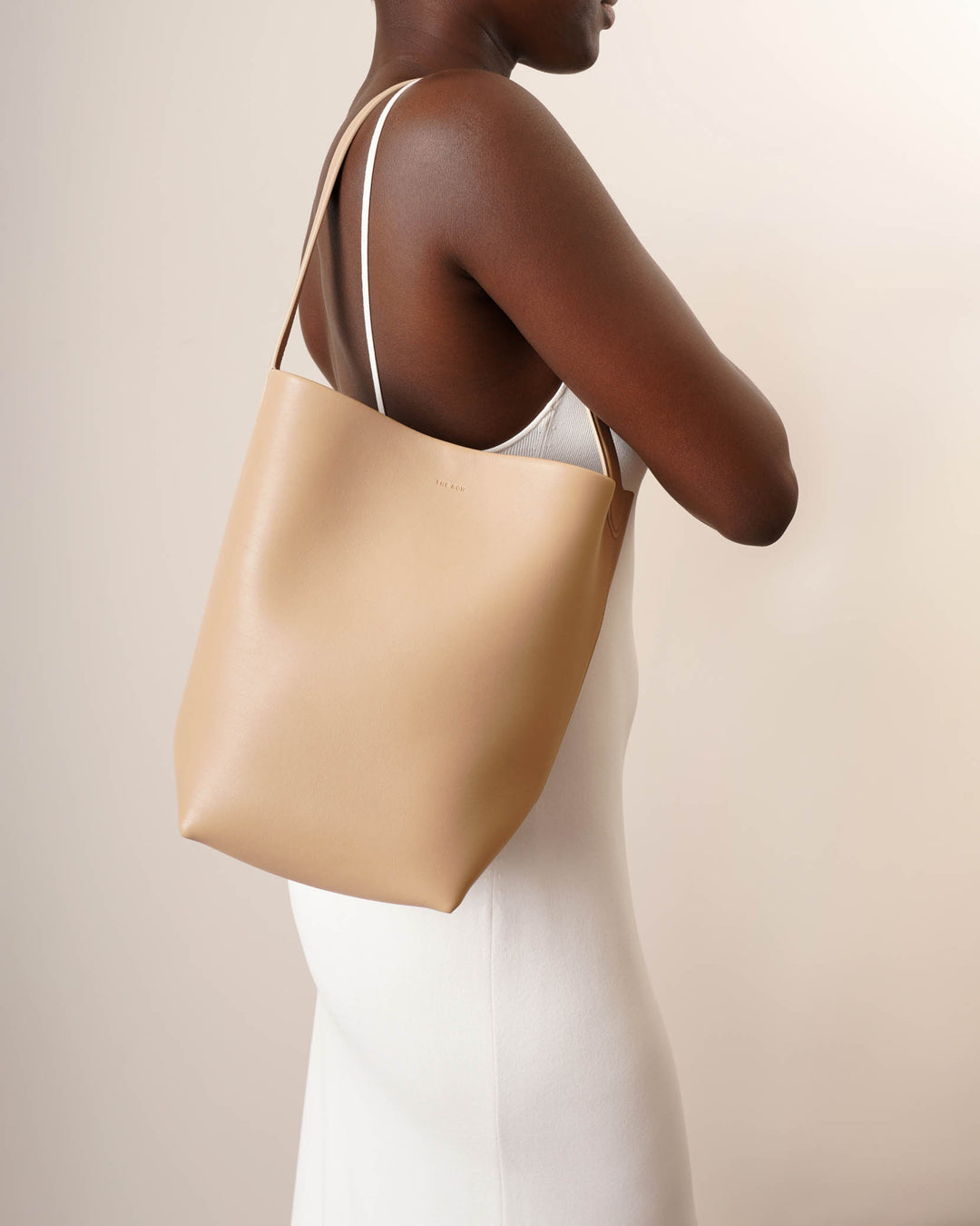 24AW new/The Row パークN/Sミディアムトートバッグ Bag Beige Park N/S Small leather tote bag in beige - The Row | Mytheresa