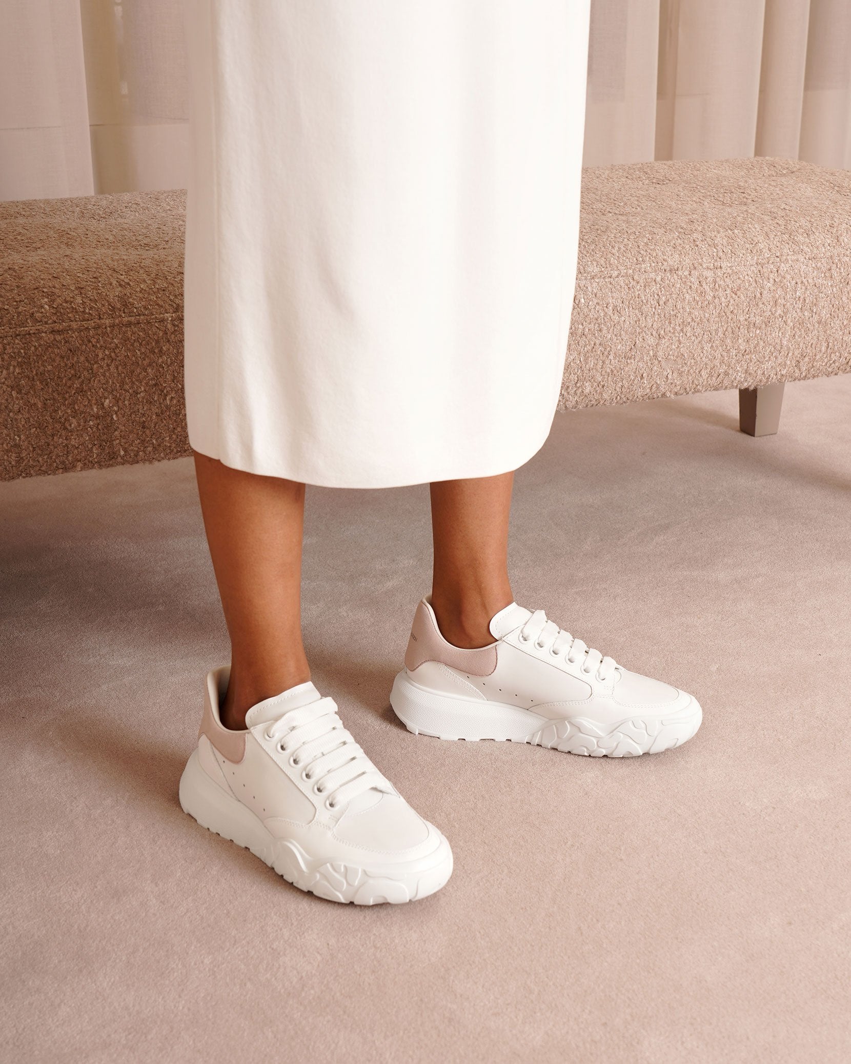 Court white and patchouli sneakers