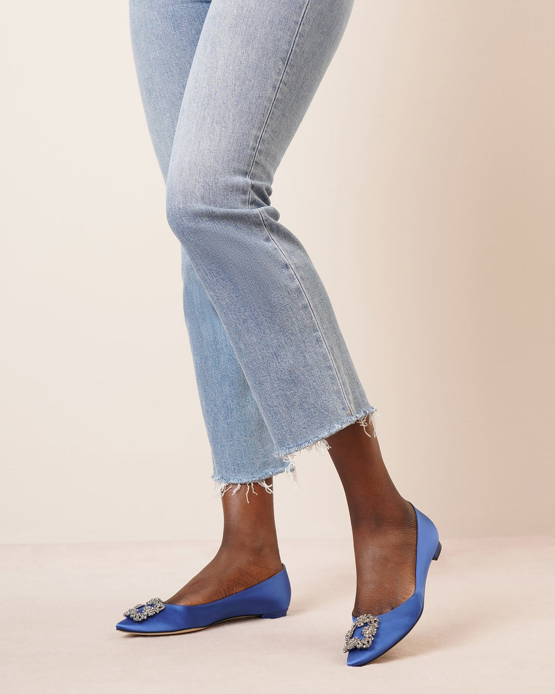 Manolo blahnik hangisi satin mule flat online