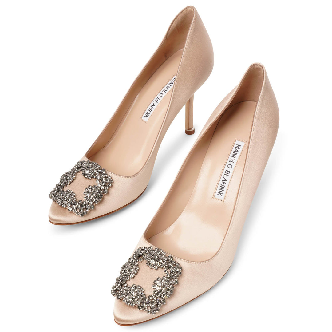 Manolo Blahnik | Hangisi 90 champagne satin pumps | Savannahs